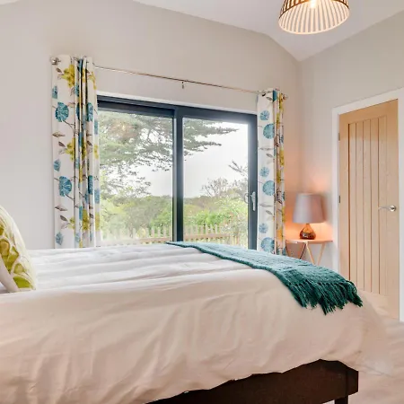 Holiday home Polsue Gardens